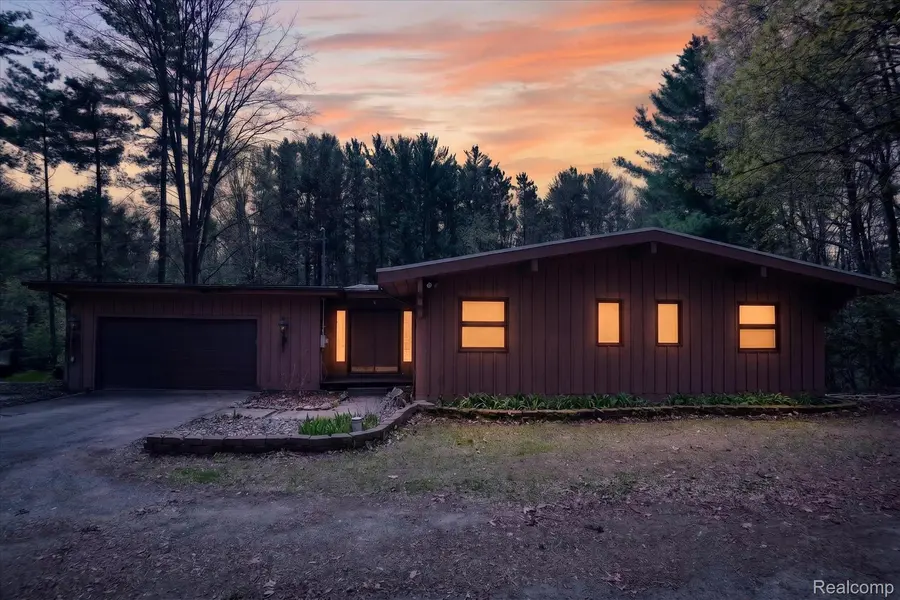 3301 Jewell RD, Marion Township, MI 48843