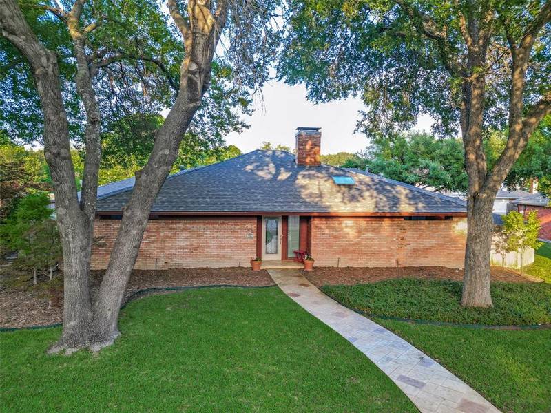 236 Valley Creek Place, Richardson, TX 75080