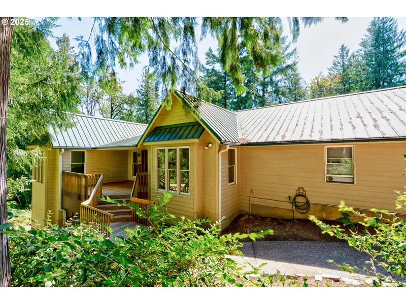 19380 S NELSON LN, Oregon City, OR 97045