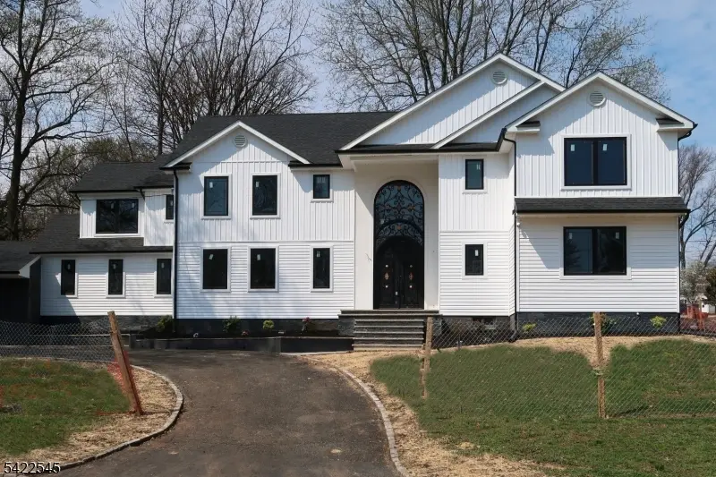 261 Apple Tree Ln, Mountainside Boro, NJ 07092