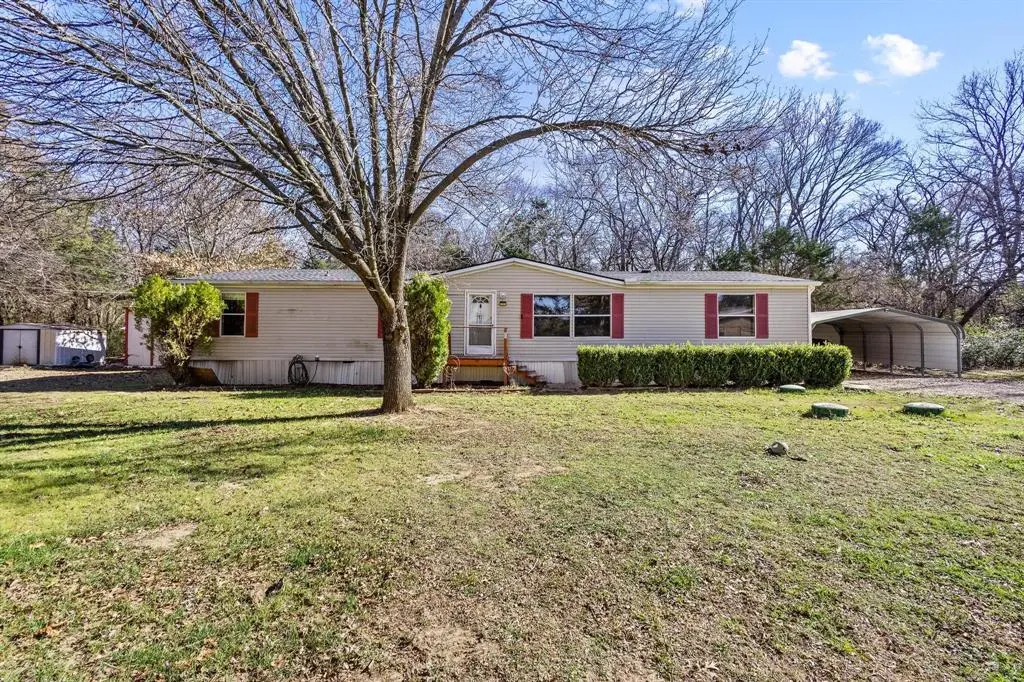 341 Pecan Place Lane, Pottsboro, TX 75076