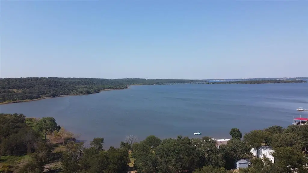 140 Meadow Pond Court, Runaway Bay, TX 76426