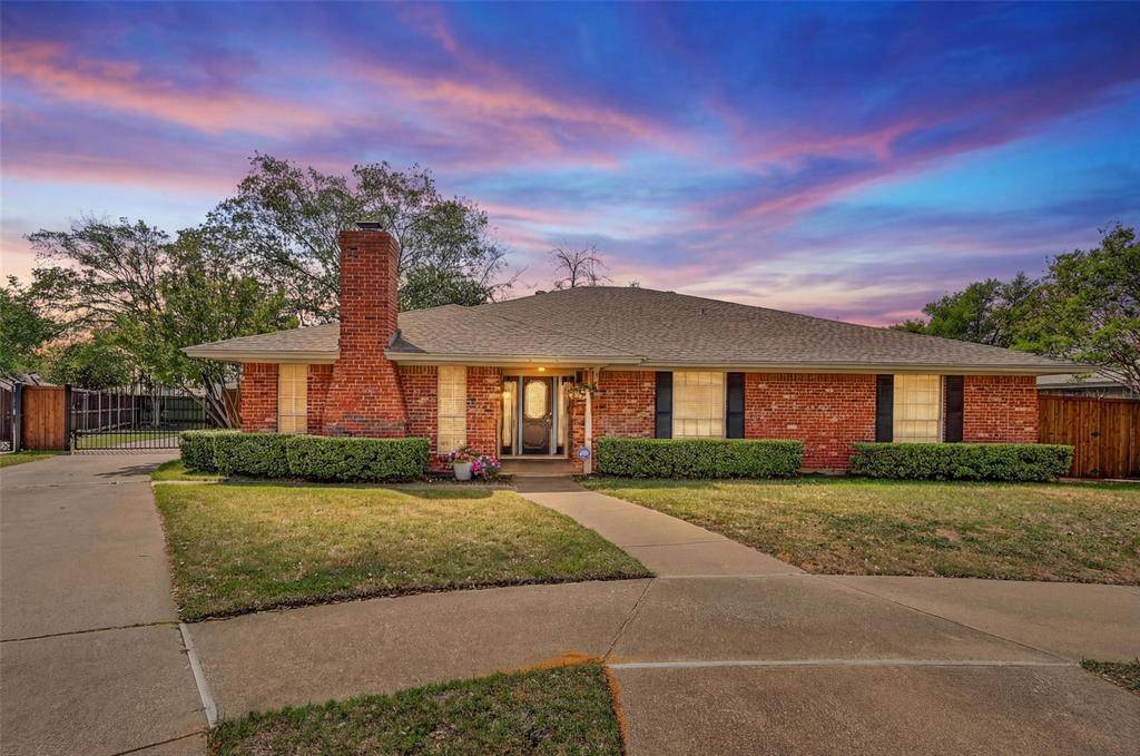 2804 Whispering Trail Circle, Pantego, TX 76013