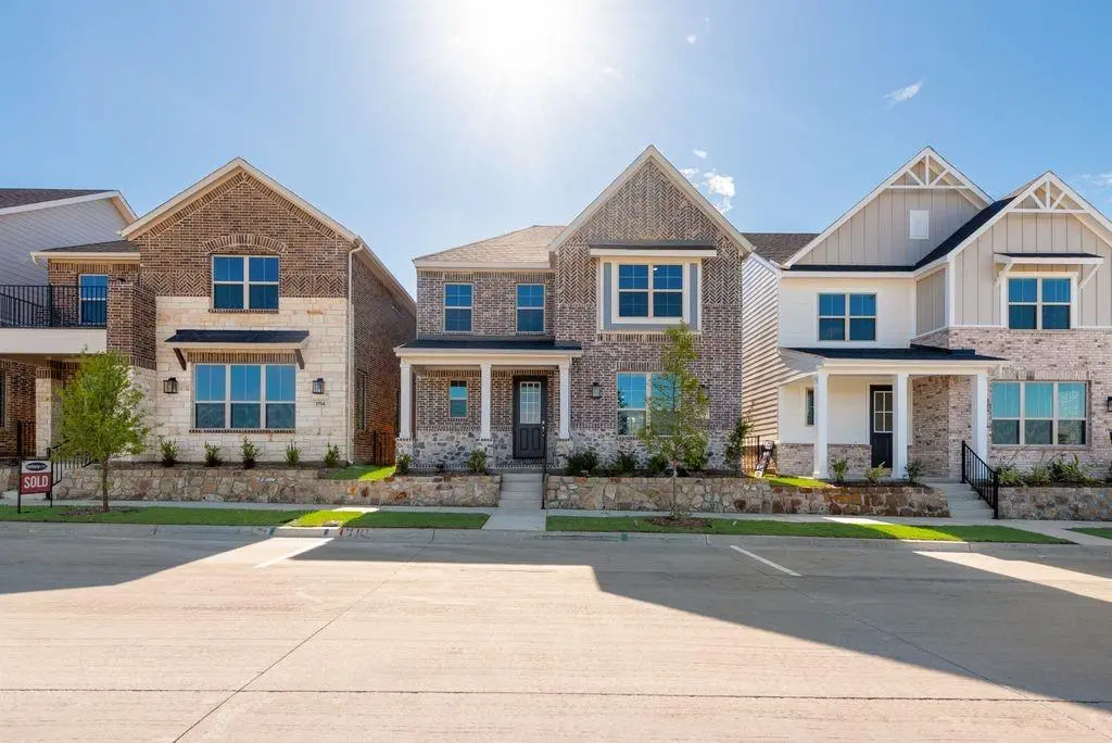 1910 Waterwalk Drive, Rowlett, TX 75088