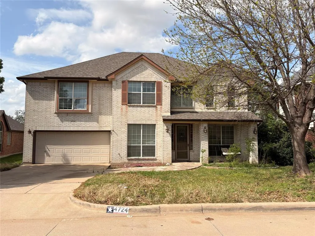 4724 Maple Hill Drive, Fort Worth, TX 76123