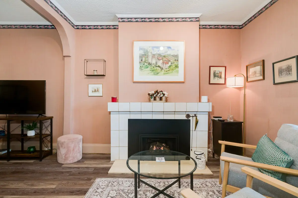 1089 Mt Pleasant RD, Toronto C10, ON M4P 2M7