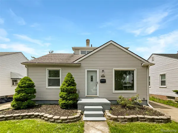 3894 17th ST, Wyandotte, MI 48192