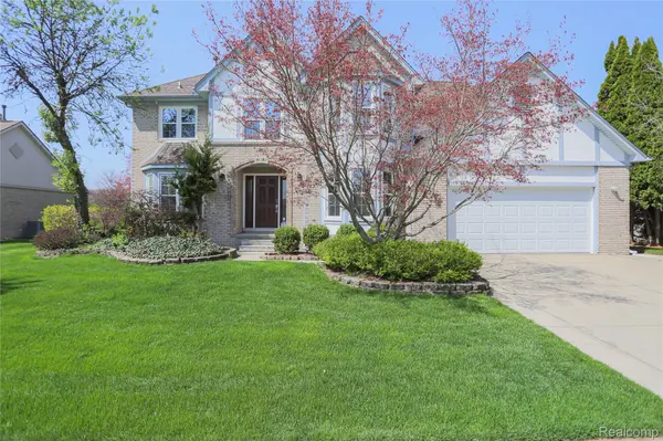 46349 Coachwood DR, Shelby Charter Township, MI 48315