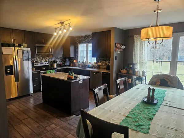 5244 Applewood DR, Flushing Charter Township, MI 48433