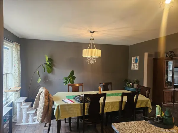 5244 Applewood DR, Flushing Charter Township, MI 48433