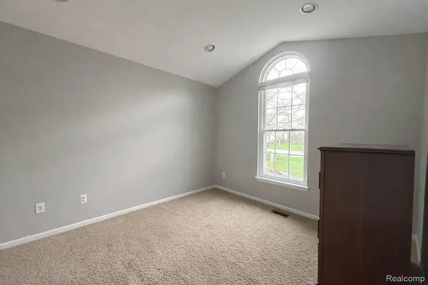 1770 Dogwood TRL, Commerce Charter Township, MI 48390