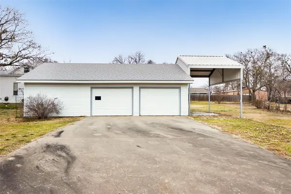 404 N Blanton, Whitewright, TX 75491