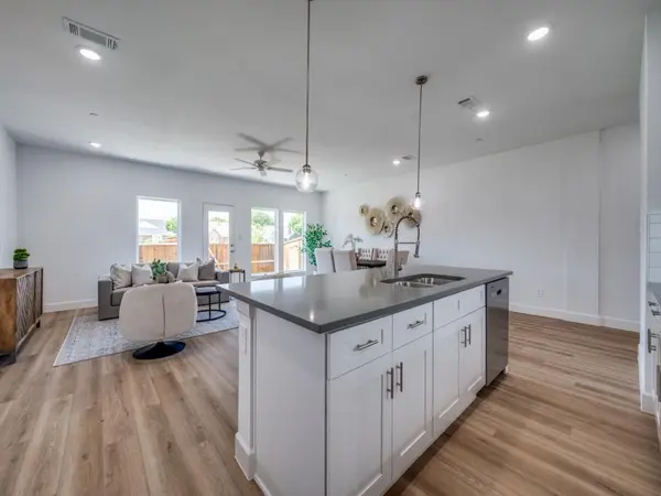 5613 Woodlands Drive, The Colony, TX 75056