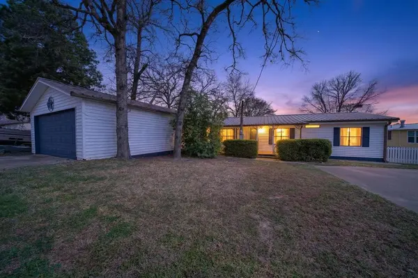212 Sunray Street, Mabank, TX 75156