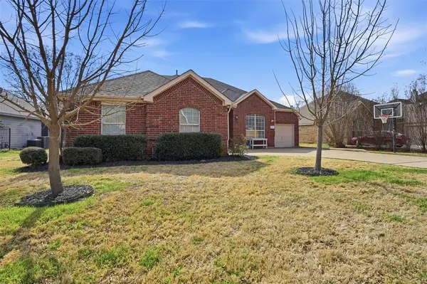 1012 Wedgewood Drive, Mansfield, TX 76063