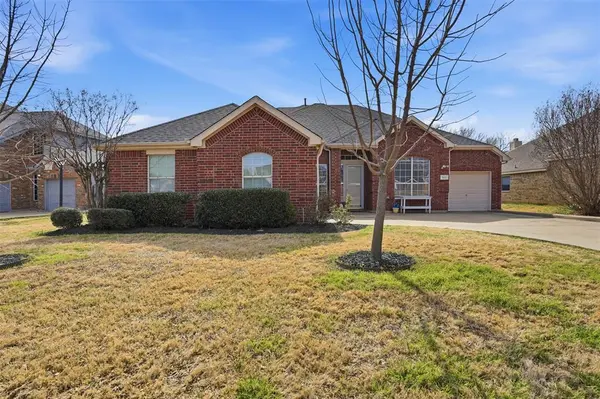 1012 Wedgewood Drive, Mansfield, TX 76063