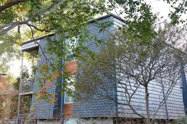 2821 Reagan Street #202, Dallas, TX 75219