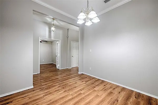 516 Chestnut Lane, Saginaw, TX 76179