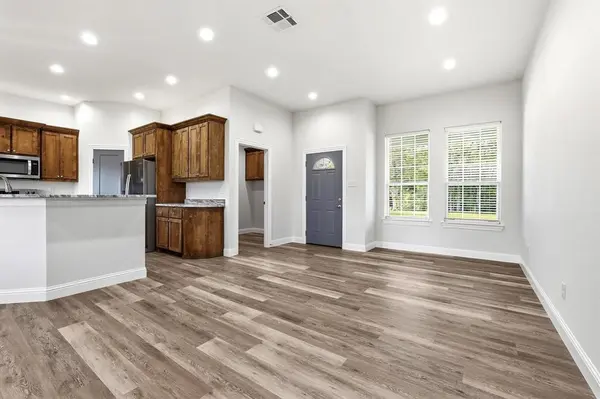 903 W Cardinal Street, Ector, TX 75439