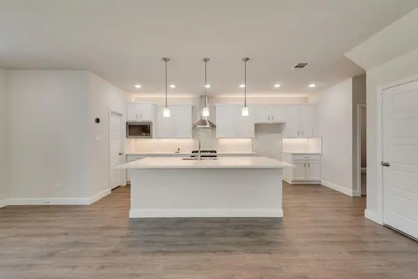 1910 Waterwalk Drive, Rowlett, TX 75088