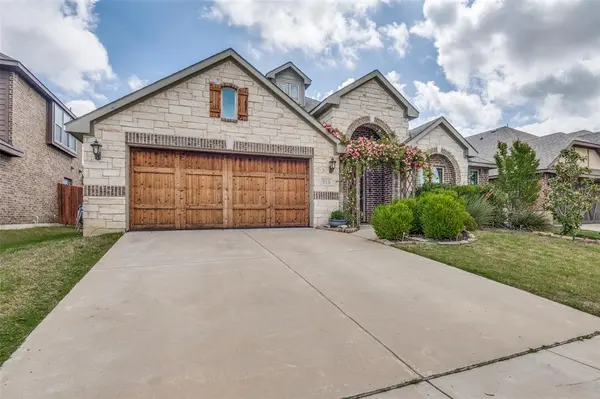 516 Lakeview Drive, Alvarado, TX 76009