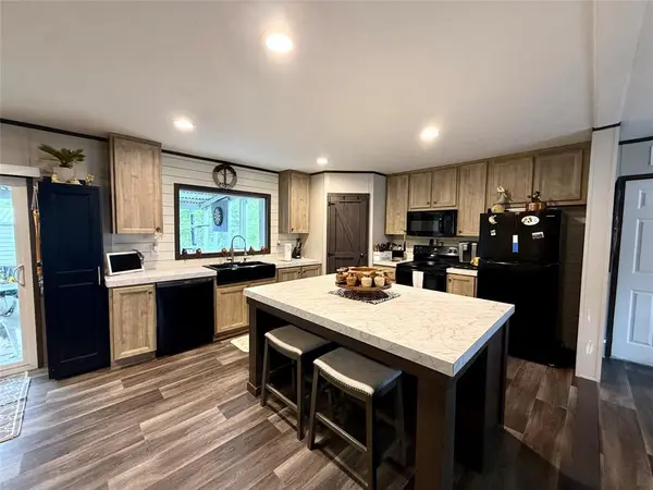 8750 Pinehaven Drive, Keithville, LA 71047