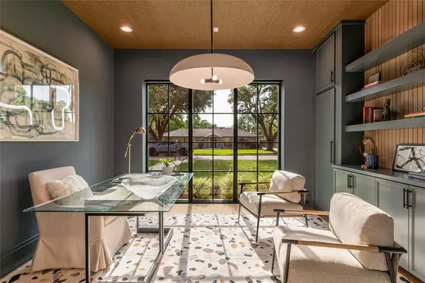 10940 Snow White Drive, Dallas, TX 75229