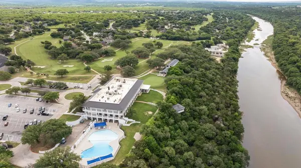 8828 Sundance Place Court, Granbury, TX 76049