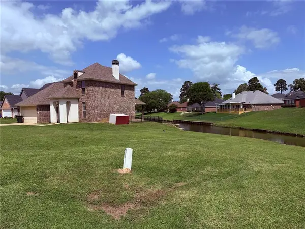 3841 Lakeside Drive, Shreveport, LA 71119