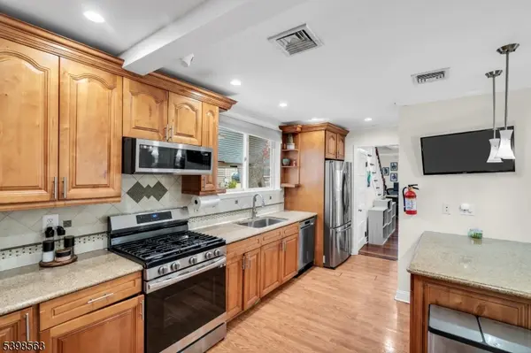 18 Belle Terre Rd, West Orange Twp., NJ 07052