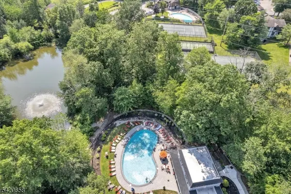 240 Riveredge Dr, Chatham Twp., NJ 07928