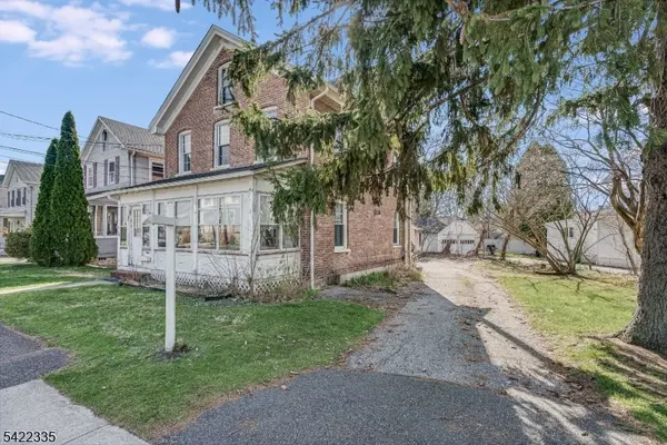 101 Madison St, Newton Town, NJ 07860