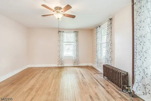 101 Madison St, Newton Town, NJ 07860