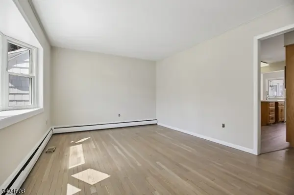 44 Colonia Pl, Woodbridge Twp., NJ 07067