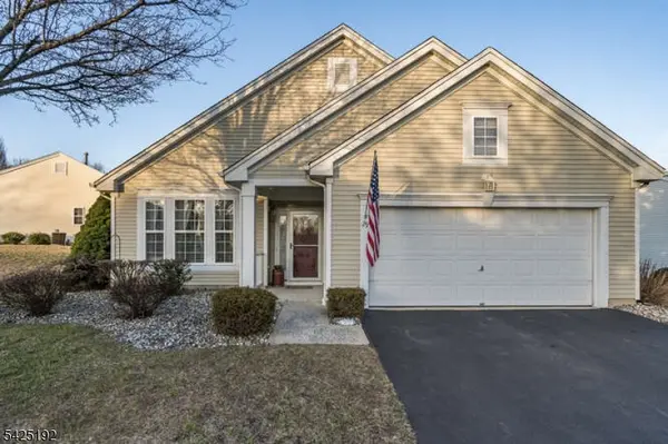 29 Victoria Dr, White Twp., NJ 07823