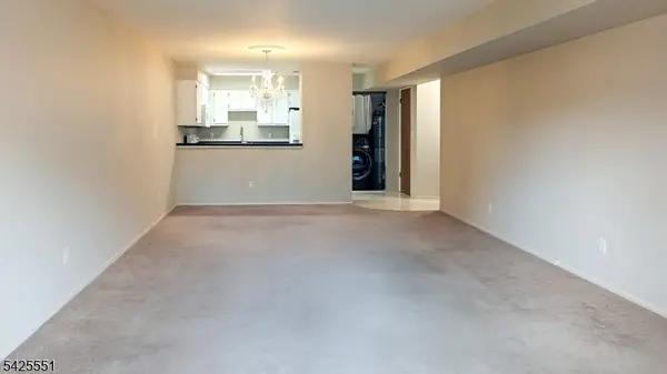 19 Plauderville Ave #208, Garfield City, NJ 07026