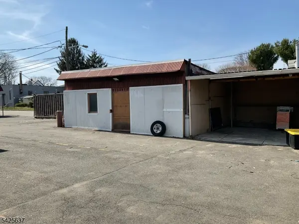 1 Sago St, Clifton City, NJ 07013