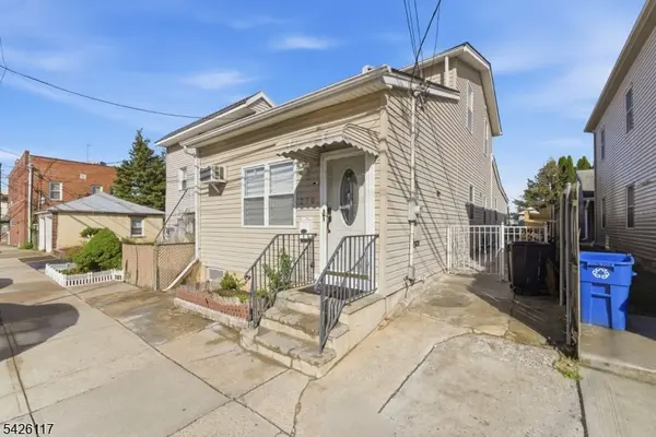 270 Westervelt Pl, Lodi Boro, NJ 07644