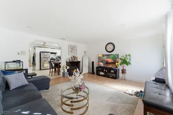 270 Westervelt Pl, Lodi Boro, NJ 07644