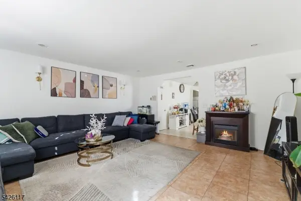 270 Westervelt Pl, Lodi Boro, NJ 07644