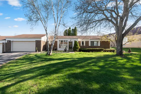 5327 Fairway CT, West Bloomfield Twp, MI 48323