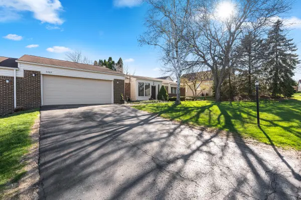 5327 Fairway CT, West Bloomfield Twp, MI 48323