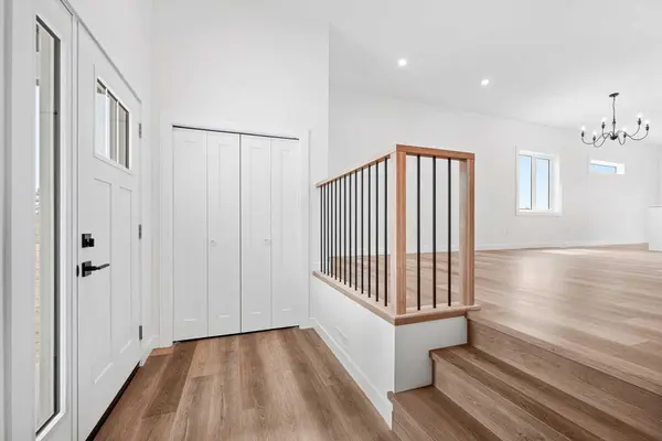 1306 56 AVE, Lloydminster, AB T9V 3T4