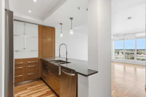 10 Shawnee HL SW #404, Calgary, AB t2y0k5