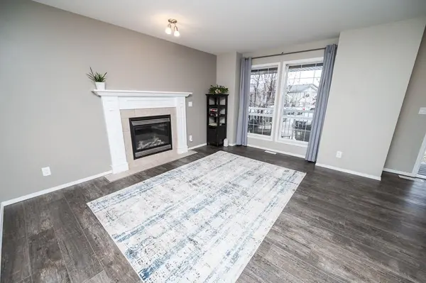 75 Doherty Close, Red Deer, AB T4R 3G1