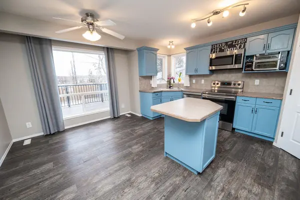 75 Doherty Close, Red Deer, AB T4R 3G1