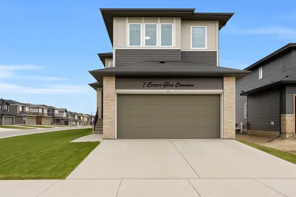 7 Corner Glen Common NE, Calgary, AB T3N 2L5