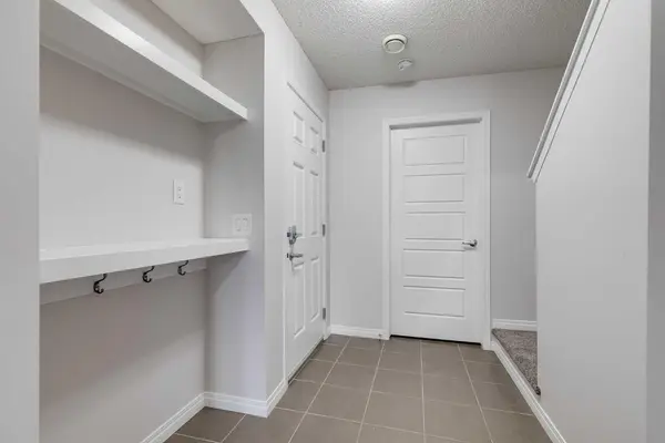 160 Windford GDNS SW, Airdrie, AB T4B 4A6