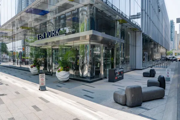 10 York ST #4303, Toronto C01, ON M5J 0E1