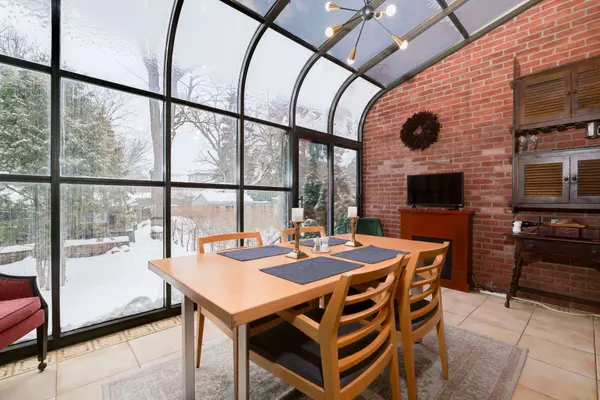 1089 Mt Pleasant RD, Toronto C10, ON M4P 2M7